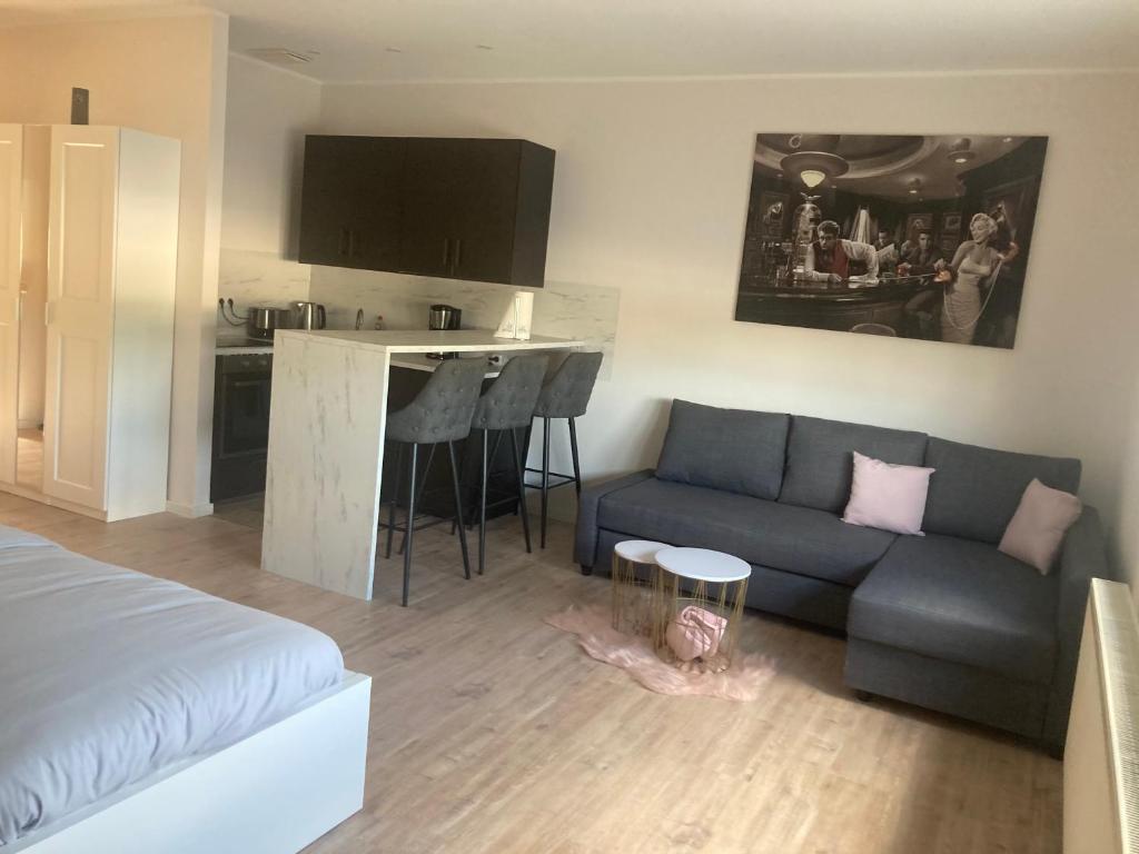Apartment 11 photo 2