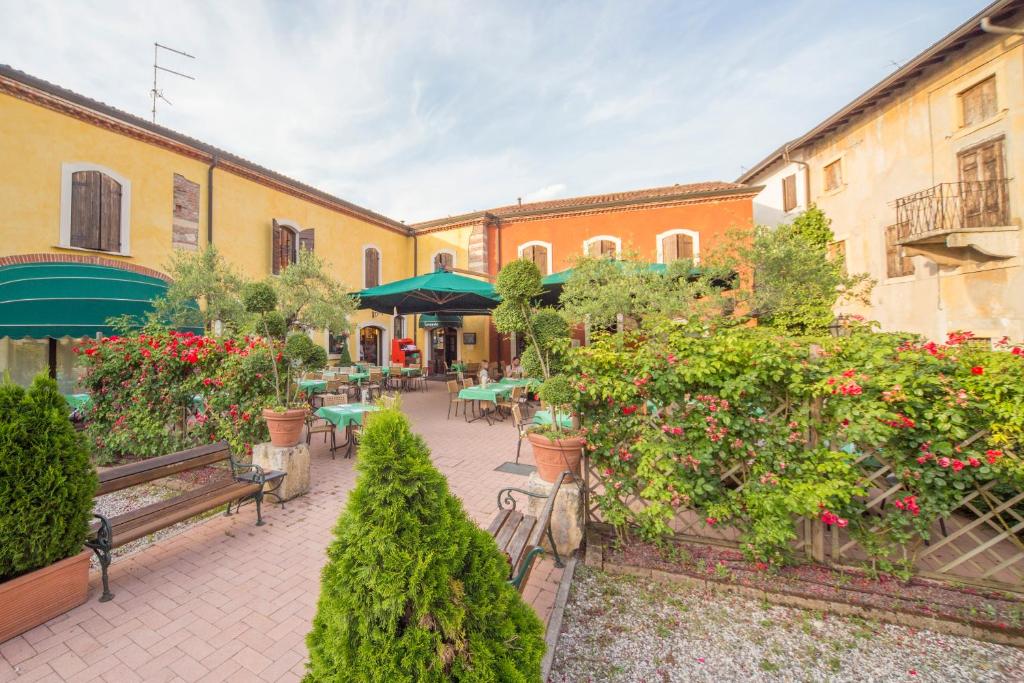 Hotel Antichi Cortili photo 3