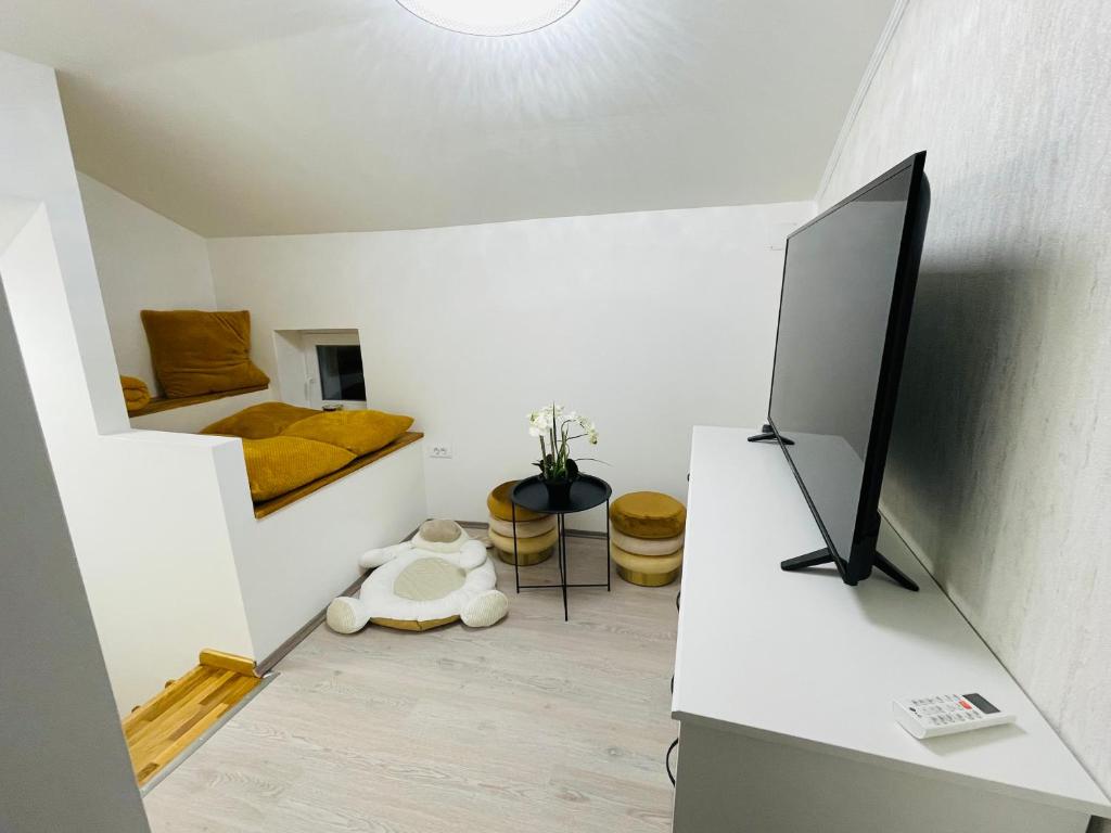 Vanadium house photo 1
