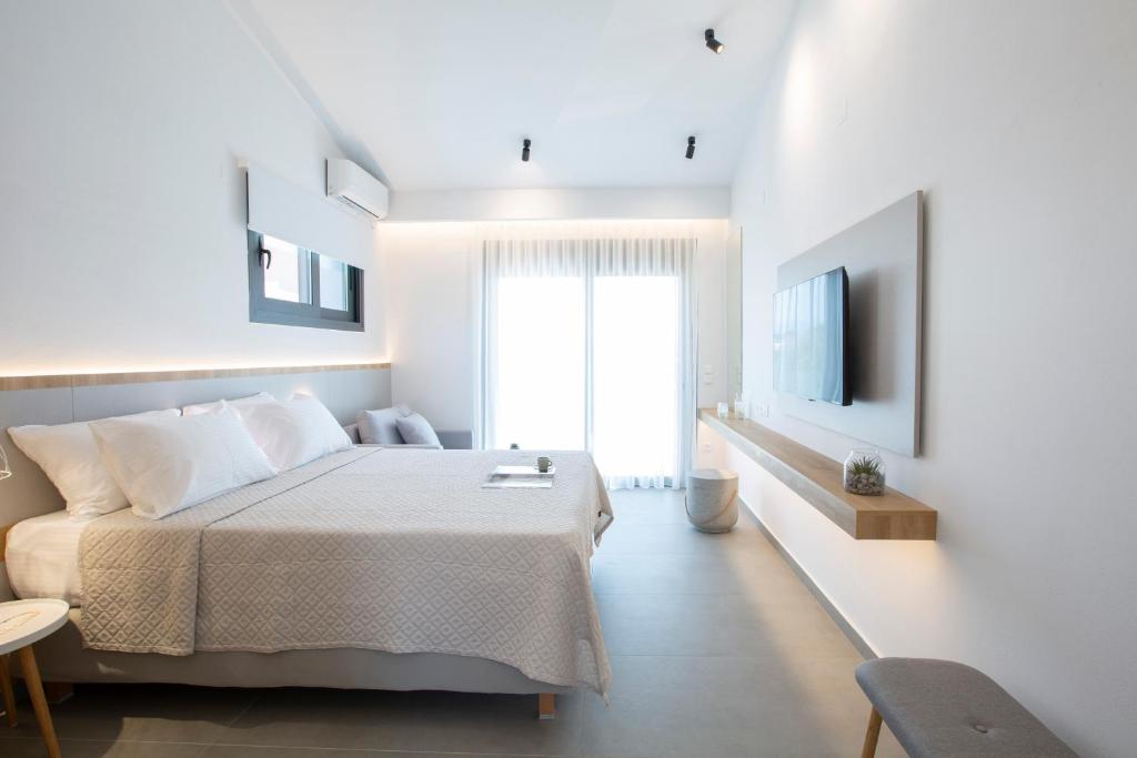 Elianthi Luxury Apartments photo 2