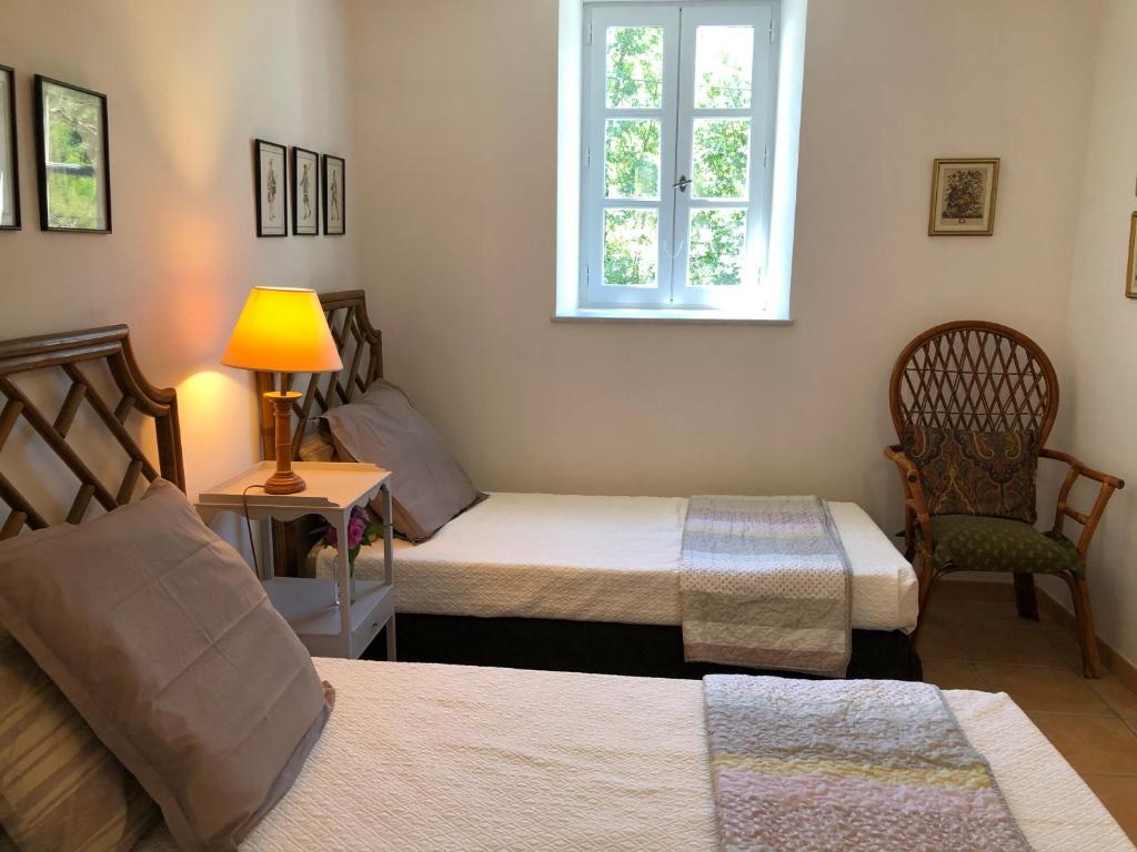 Lovely 2 bedroom gite with shared pool photo 3