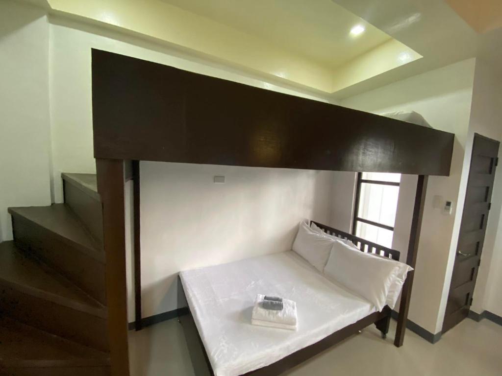 Ma Lourdes' Inn photo 4