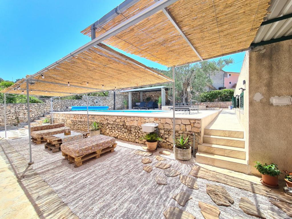 Olive Tree - House with Pool photo 2
