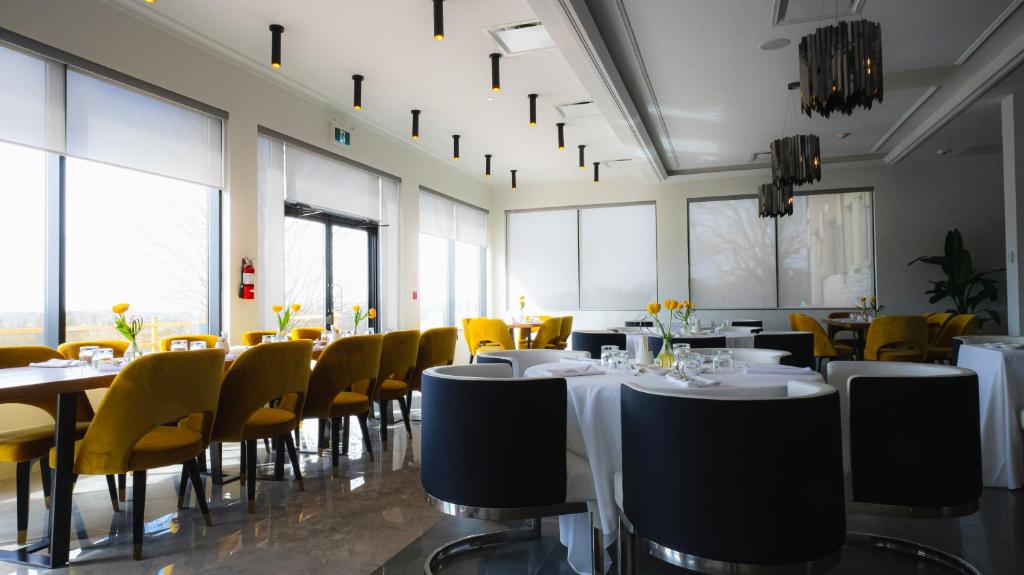 Mount Alverno Luxury Resorts photo 3