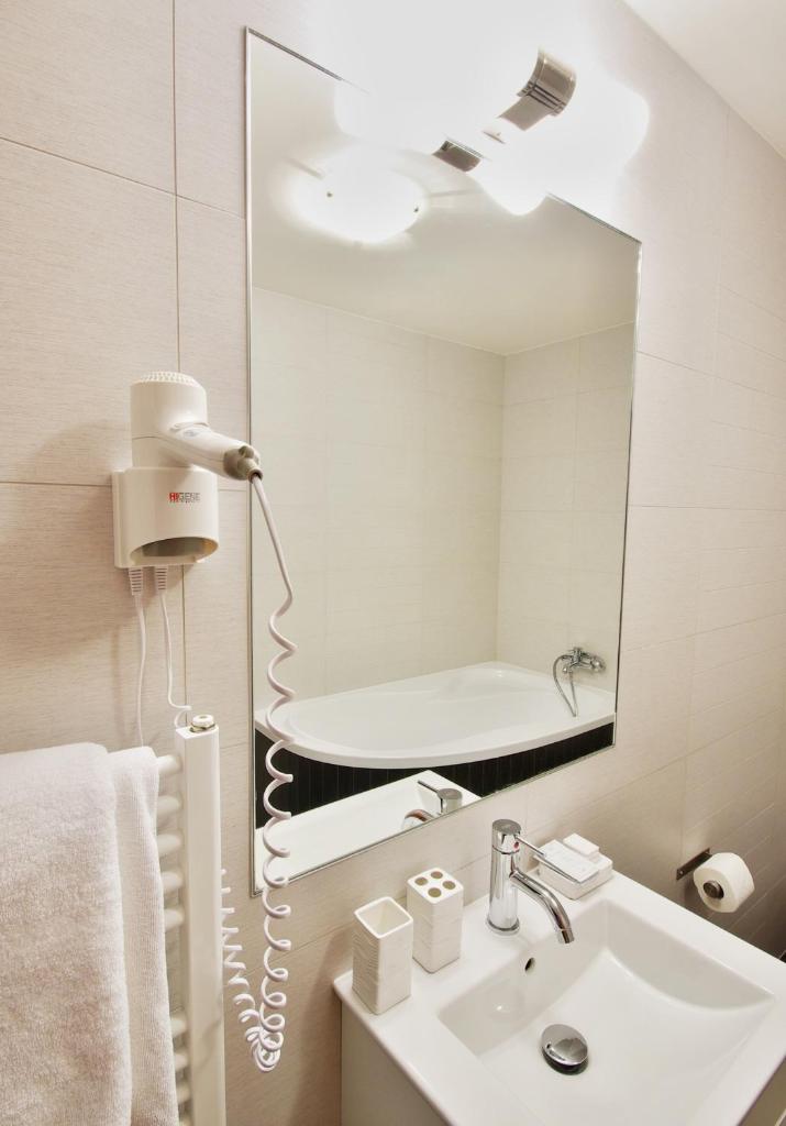 Двухместный (Двухместный номер «Комфорт» с 1 кроватью), Adeba Hotel