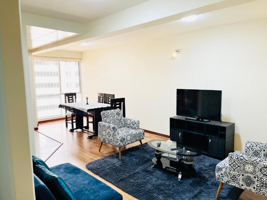 Moderno y Cómodo Apartamento con la Mejor Ubicación en Sopocachi photo 1