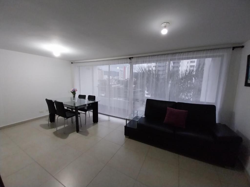 Cerca a foscal, club campestre, centros comercial photo 3