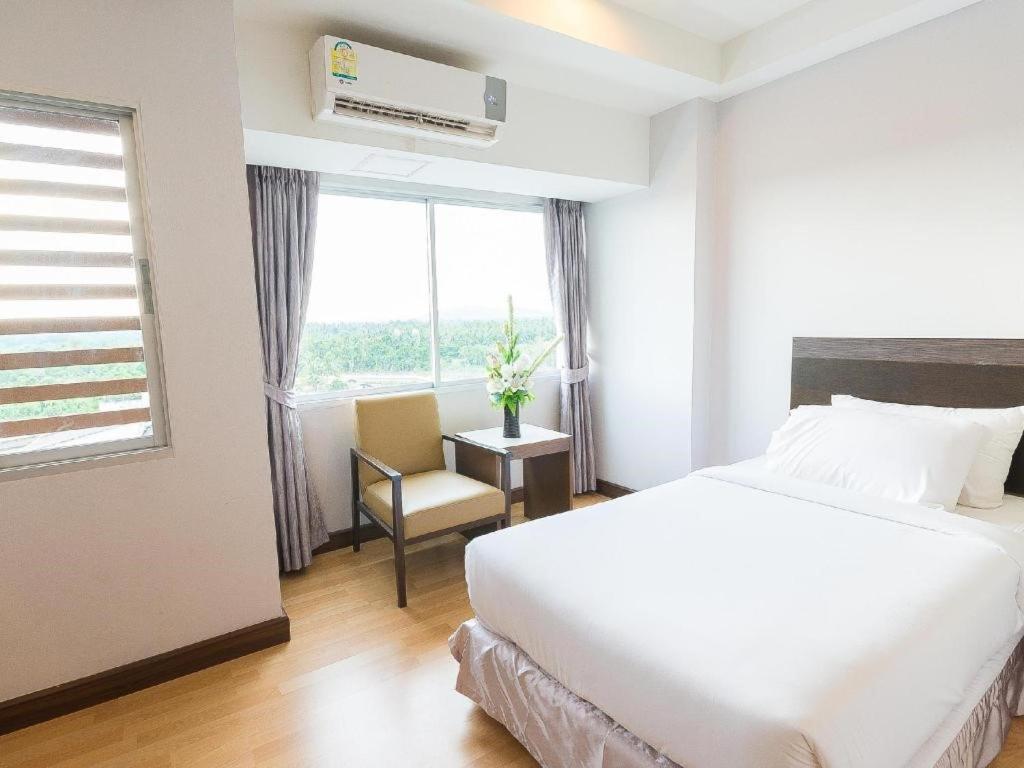 SinKiat Buri Hotel photo 1