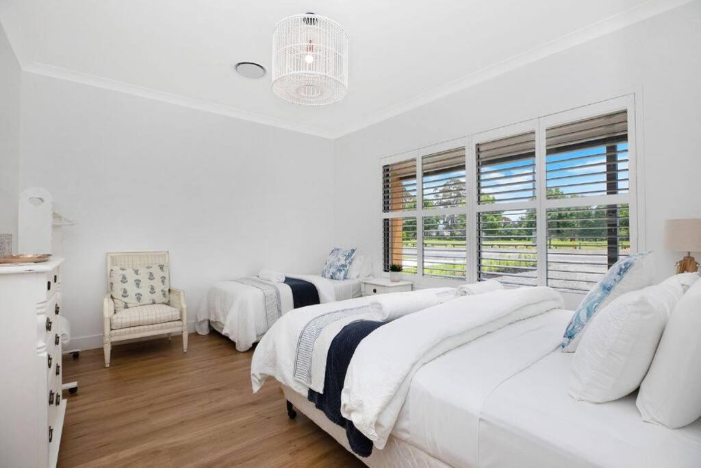 Arborea Country Holiday House catering for 14 to 16 guests In the heart of Bowral photo 1