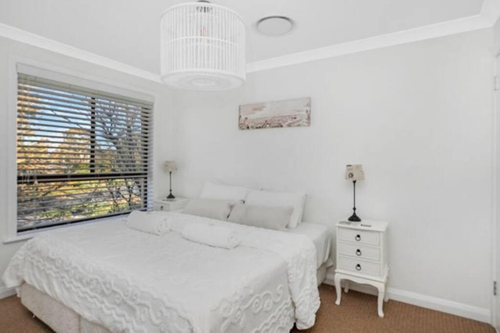 Arborea Country Holiday House catering for 14 to 16 guests In the heart of Bowral photo 3