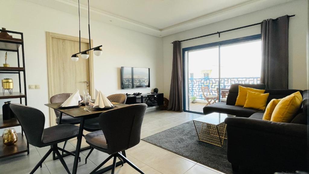 Luxury Apartment with Pool photo 2