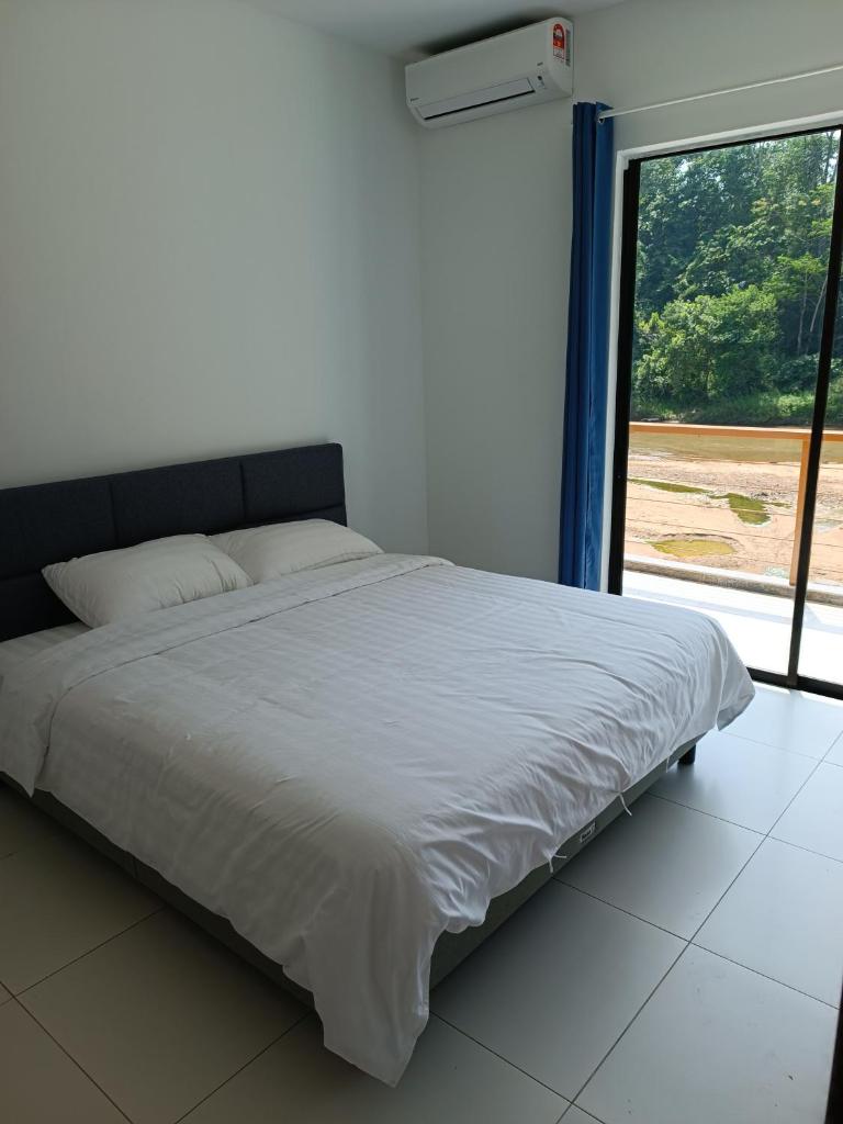 RIVERSIDE PALM INN SG LEMBING photo 3