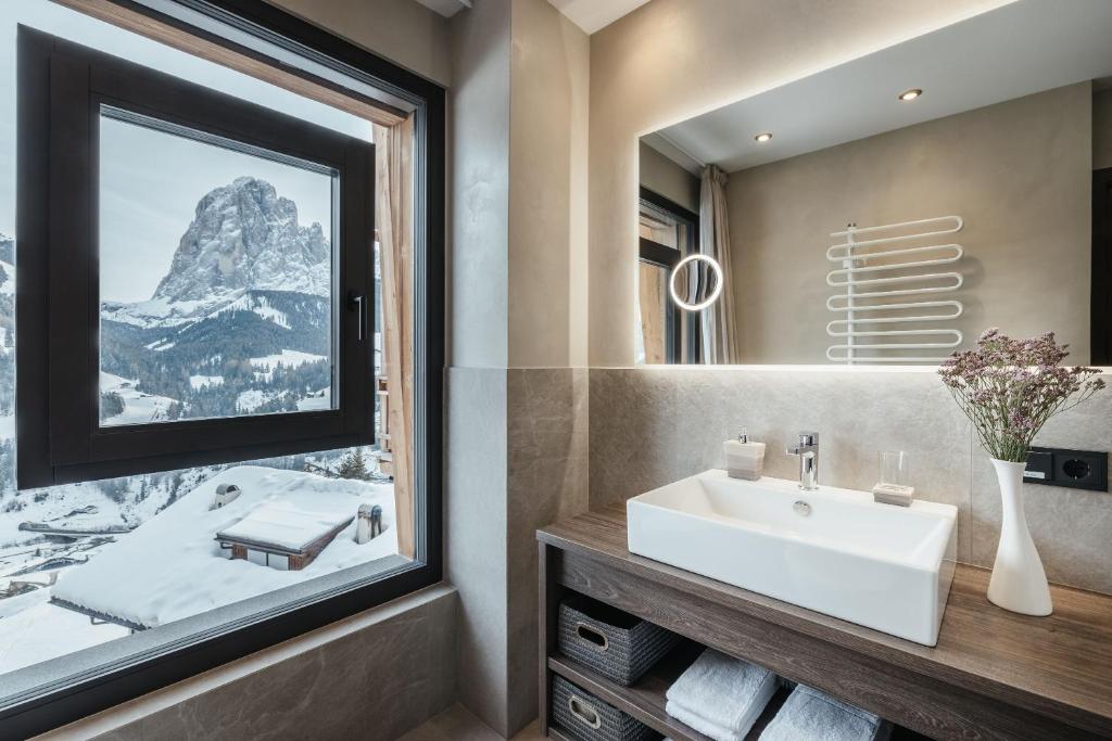Luxury Chalet Lefiro - Tap to explore photos