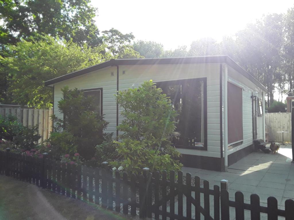 Marina beach chalet nummer P0 28 photo 1