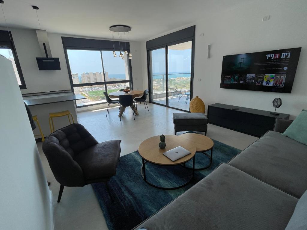 #דירת יוקרה על הים Sunset Beach Apartment# photo 3
