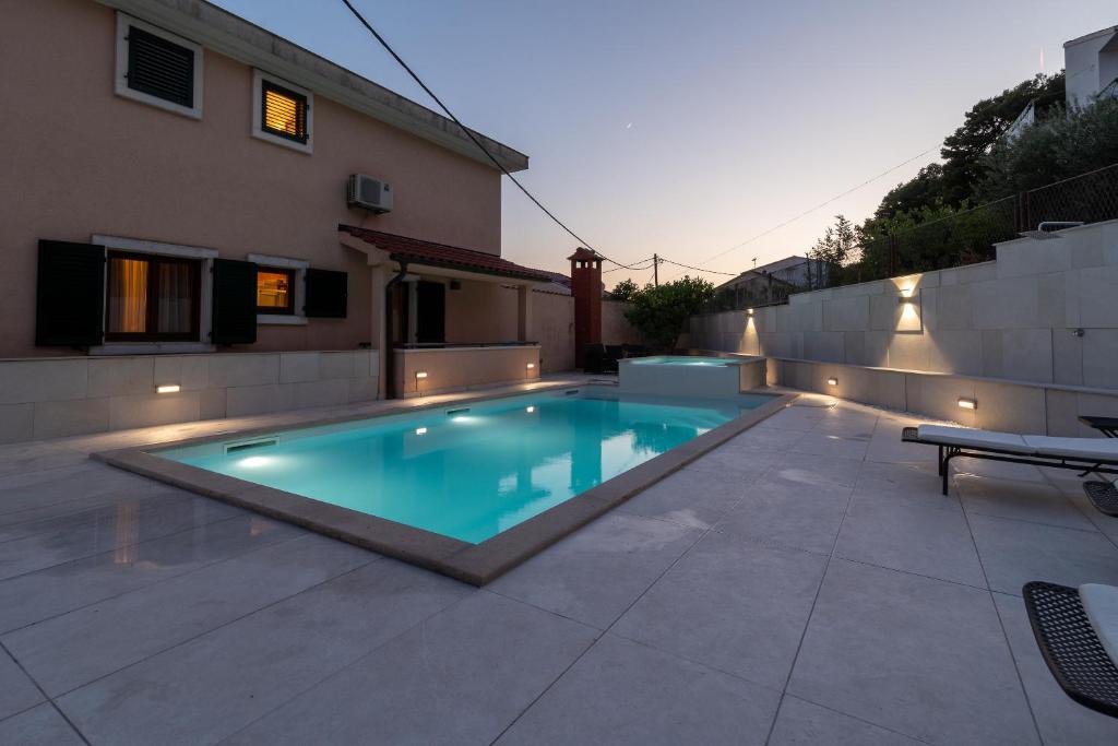 Apartment Villa Lavandula - Swimming pool view photo 2