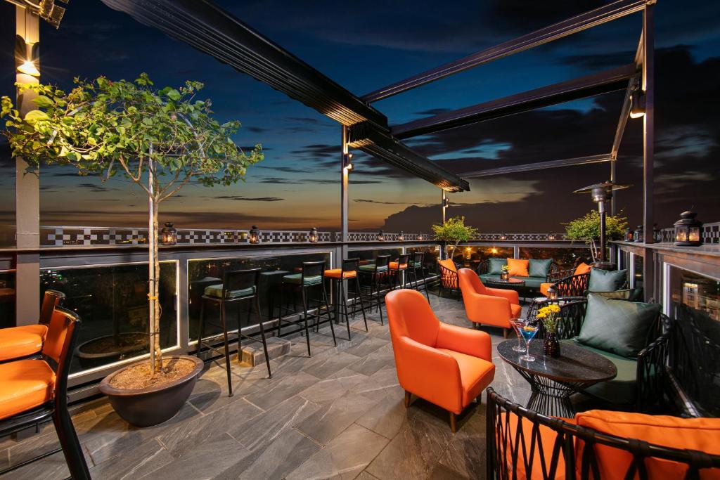 Aurora Hotels & Travel