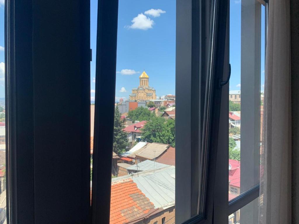 GOLDEN IR-ME_NI Room Type - Deluxe Double or Twin Room with City View