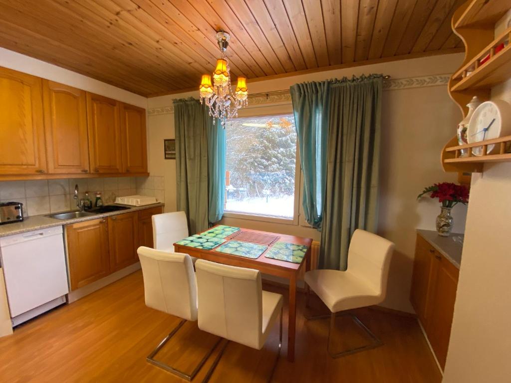 Home with private garden near golf, beach, fishing photo 2