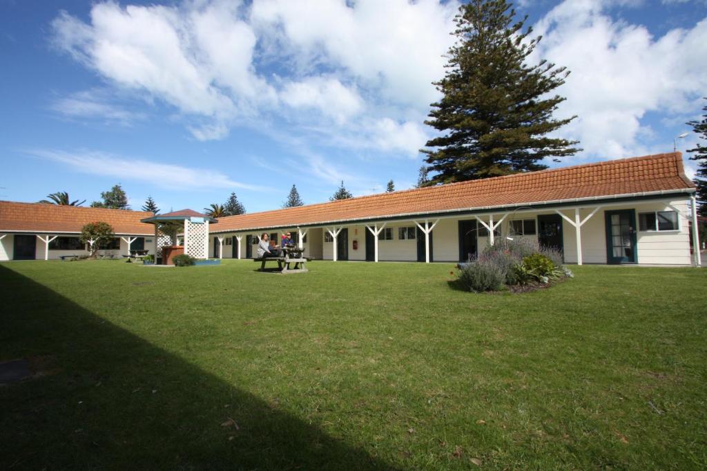 Waikanae Beach TOP 10 Holiday Park photo 3
