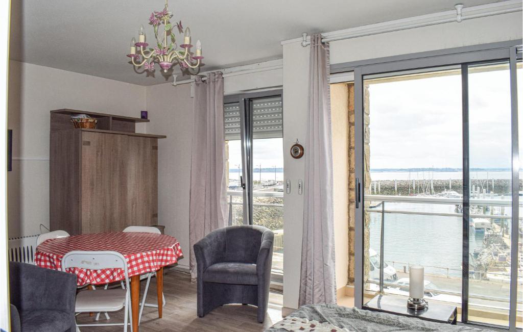 Beautiful Apartment In Saint Cast Le Guildo With Kitchen photo 1