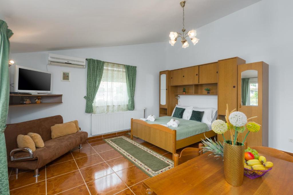 Studio Apartmani Marcela photo 2