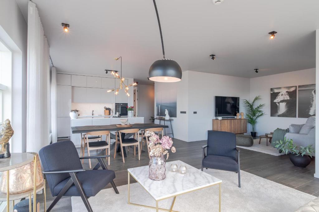 Ocean Breeze Luxury Apartment photo 3