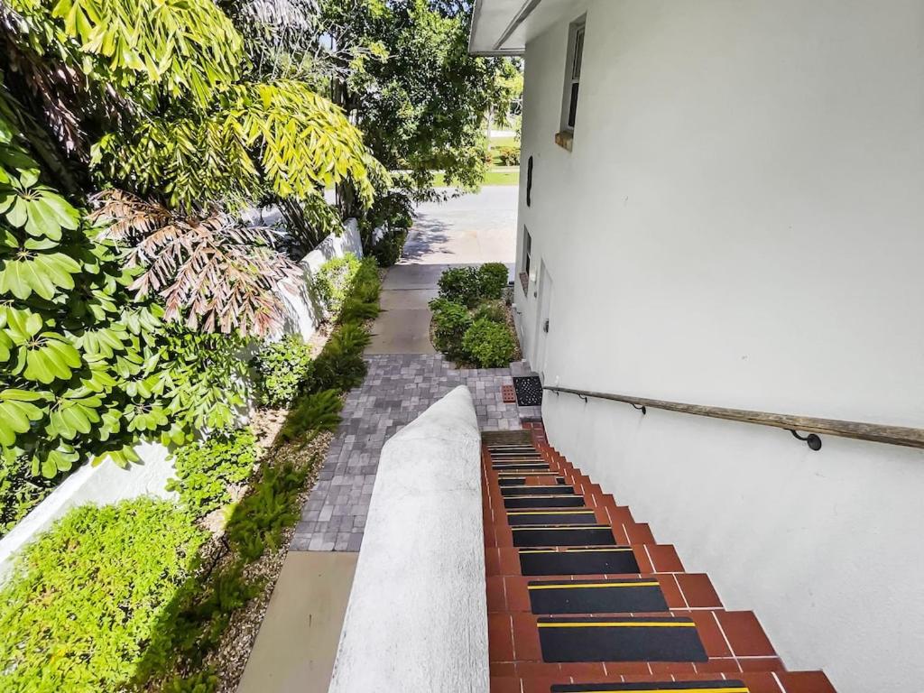 Spacious Updated Condo Just 2 Blocks to Siesta Key Beach photo 4