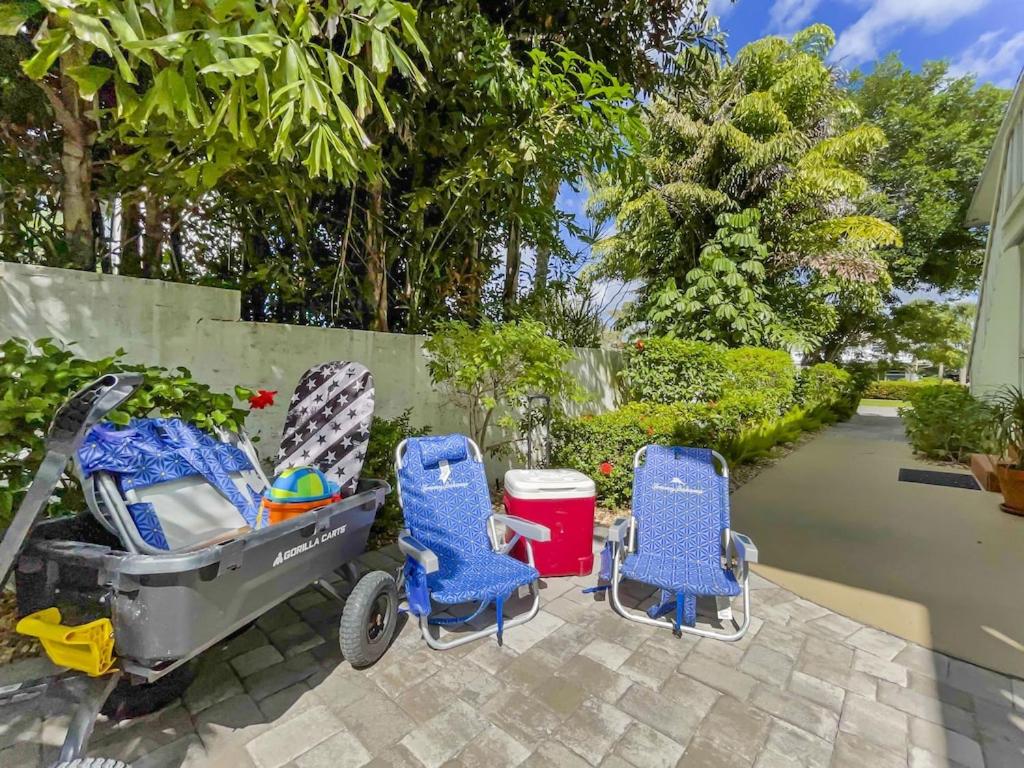 Spacious Updated Condo Just 2 Blocks to Siesta Key Beach photo 3