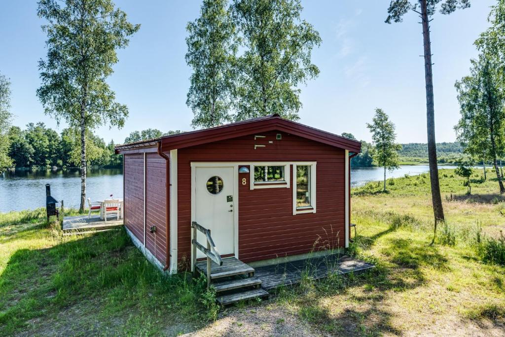 Holiday home with terrace and lake views photo 3