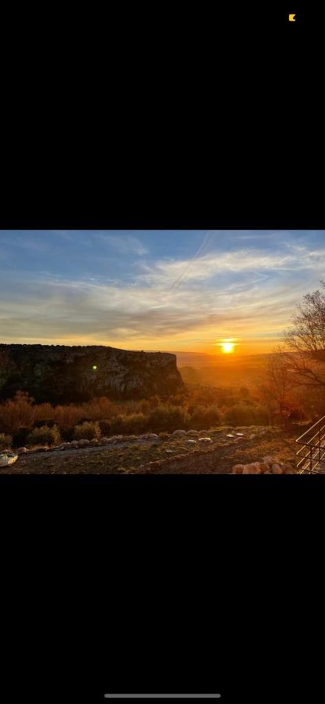 Lioux - Magnifique propriété avec vues panoramiques sur le Luberon photo 2