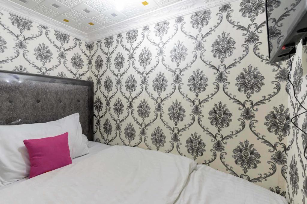 Patent Guest House Syariah RedPartner