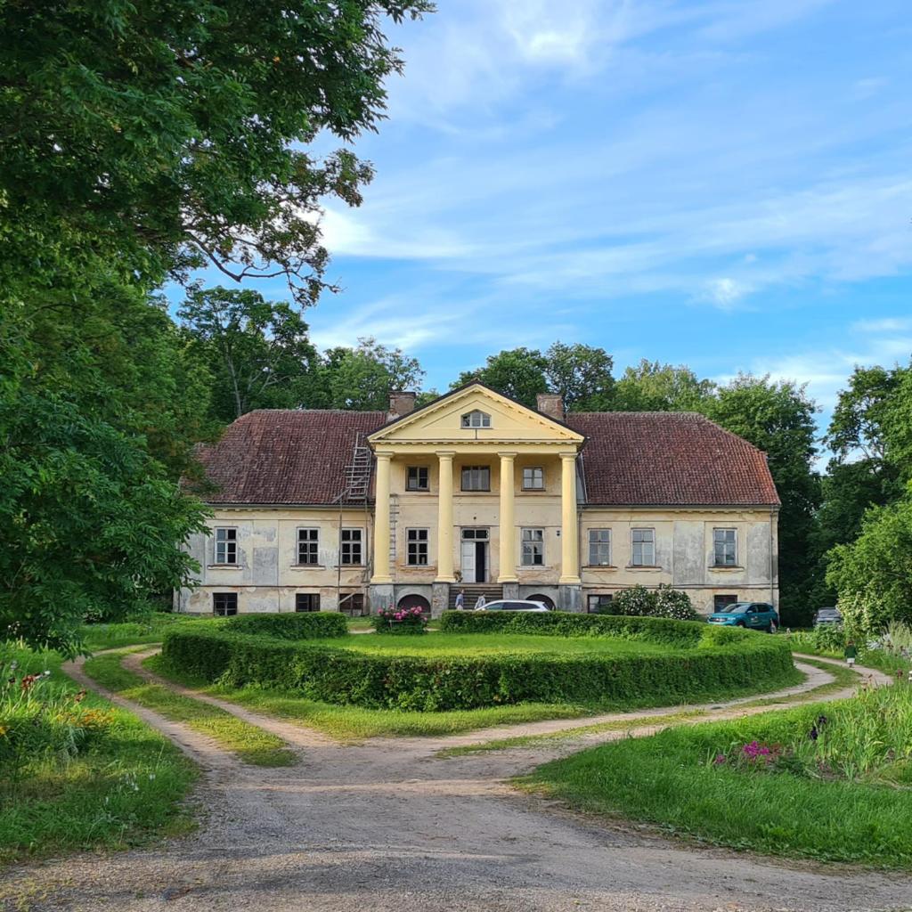 Padures muiža photo 2