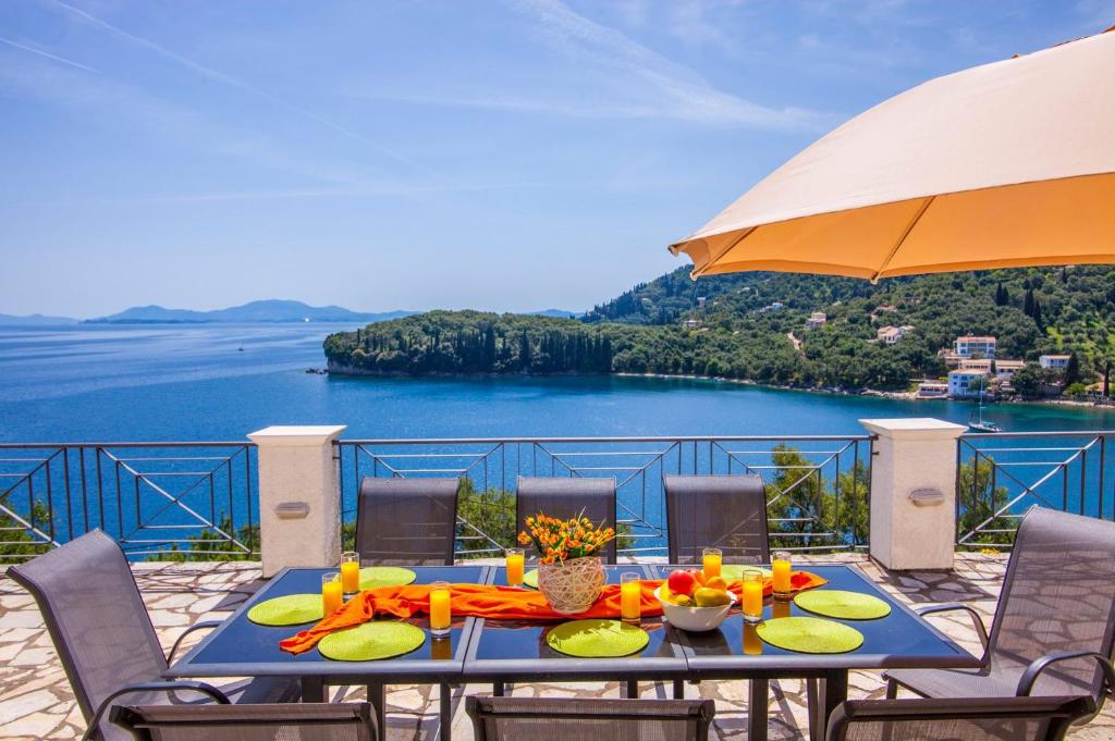 Villa Mary Lou by Villa Plus photo 1