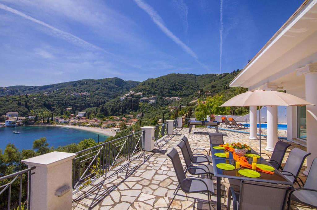 Villa Mary Lou by Villa Plus photo 3