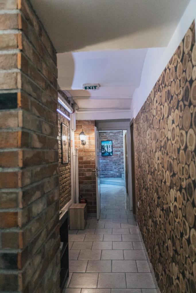 Palmers Lodge Hostel - Tap to explore photos