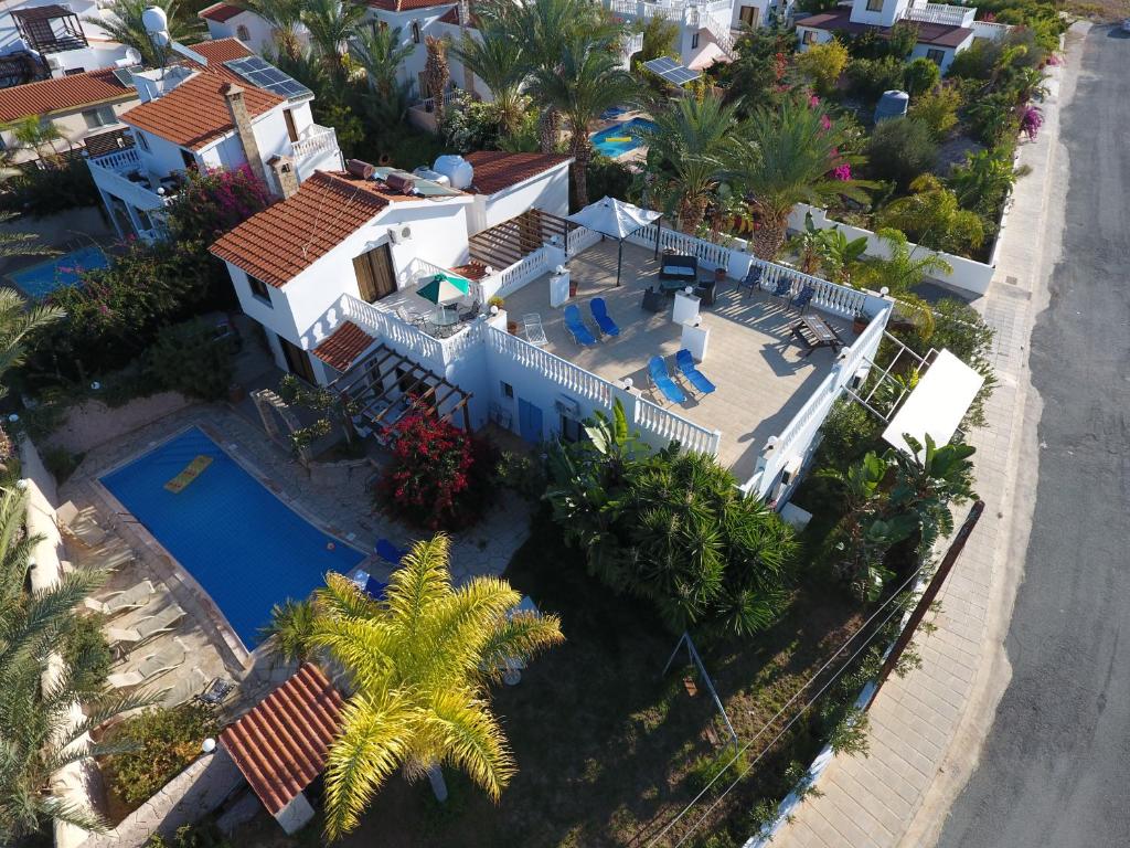 Lovely 7 bedroom villa