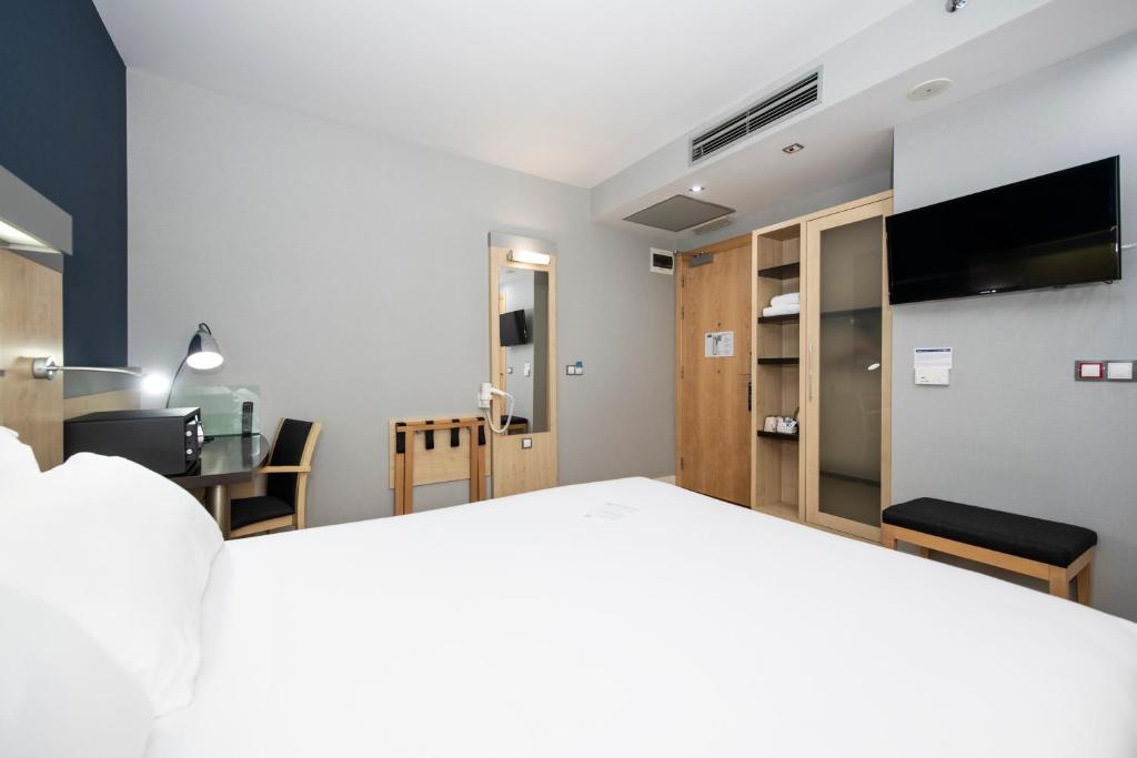 Holiday Inn Express Barcelona City 22@, an IHG Hotel photo 4