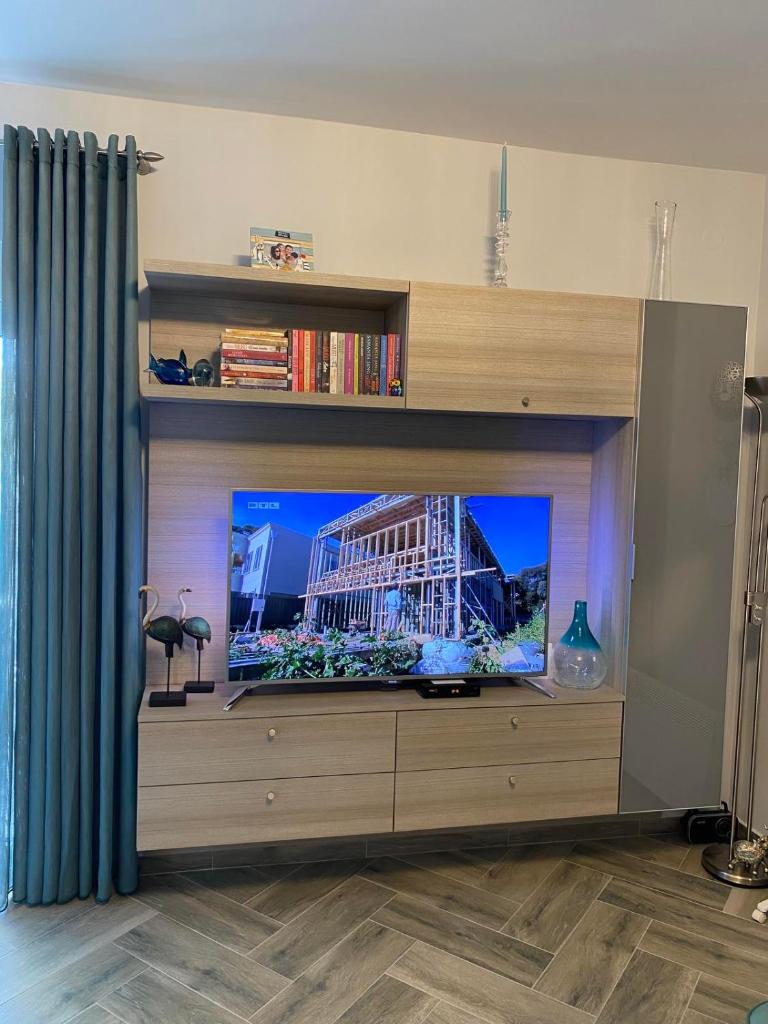 Lux Apartment MMS1 photo 2