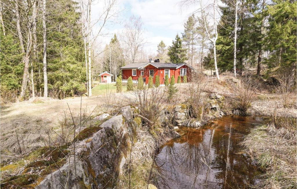 Awesome Home In Lilla Edet With 5 Bedrooms And Wifi photo 2
