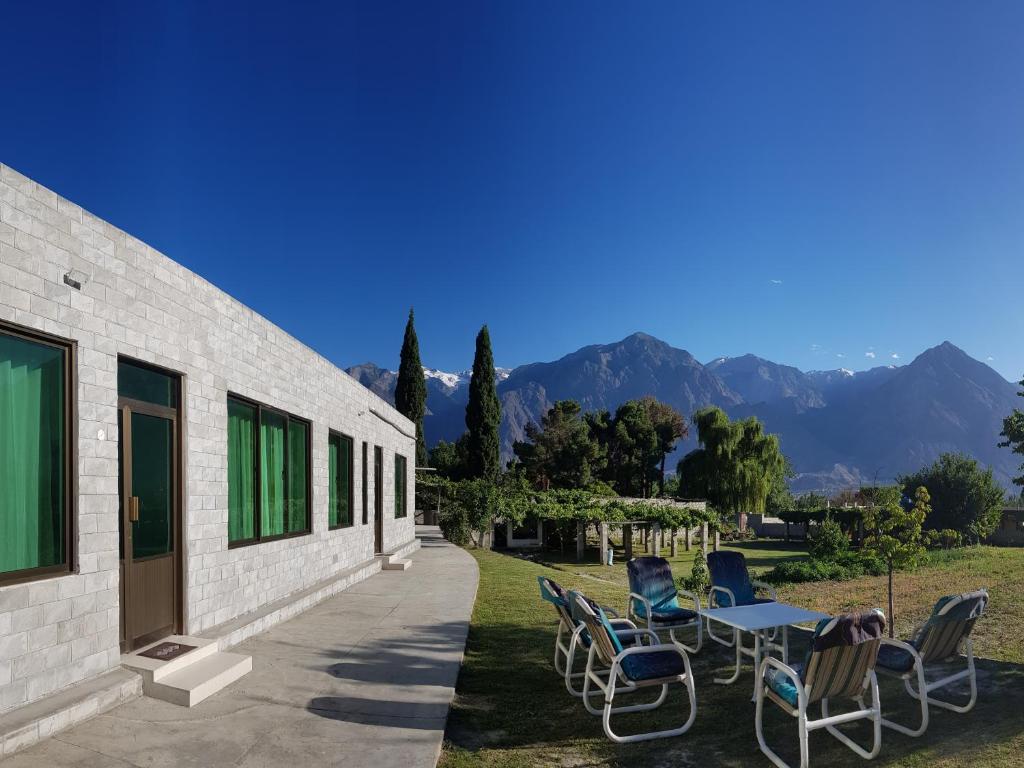Ehsan-e-Bassi photo 3