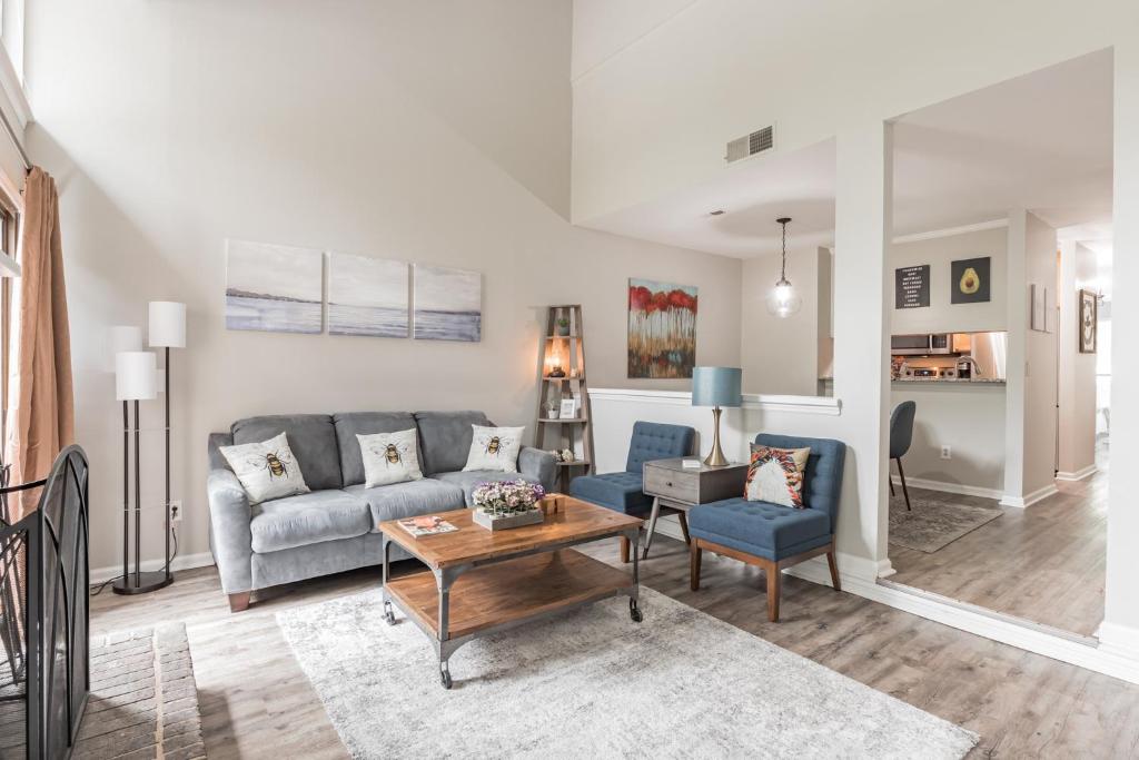 Modern Cozy Townhome image
