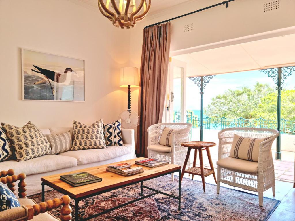 Milkwood Cottage, Beachfront family vacation home, Sleeps 6