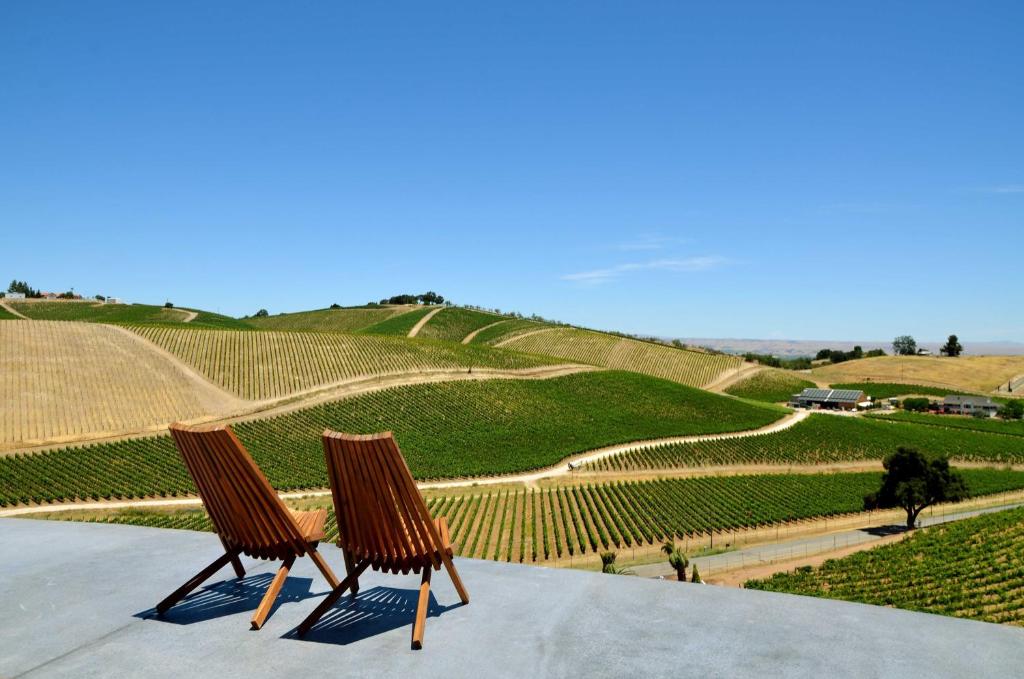 Sirena Vineyard Resort photo 2