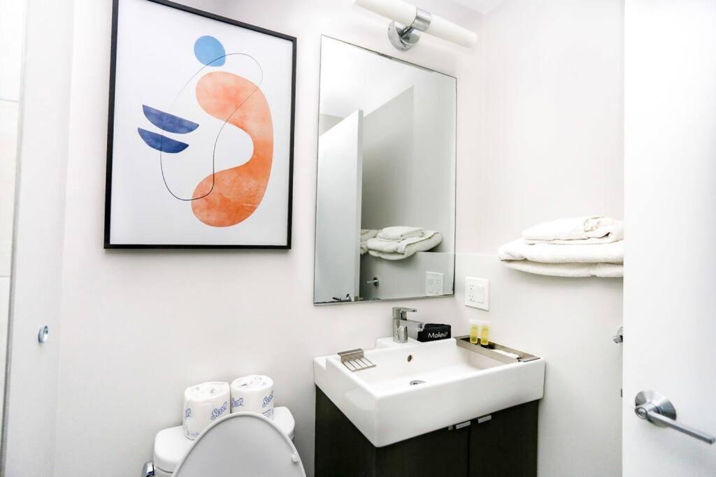 Newly Renovated 2bed, 2bath private apartment, minutes from Boston. photo 2