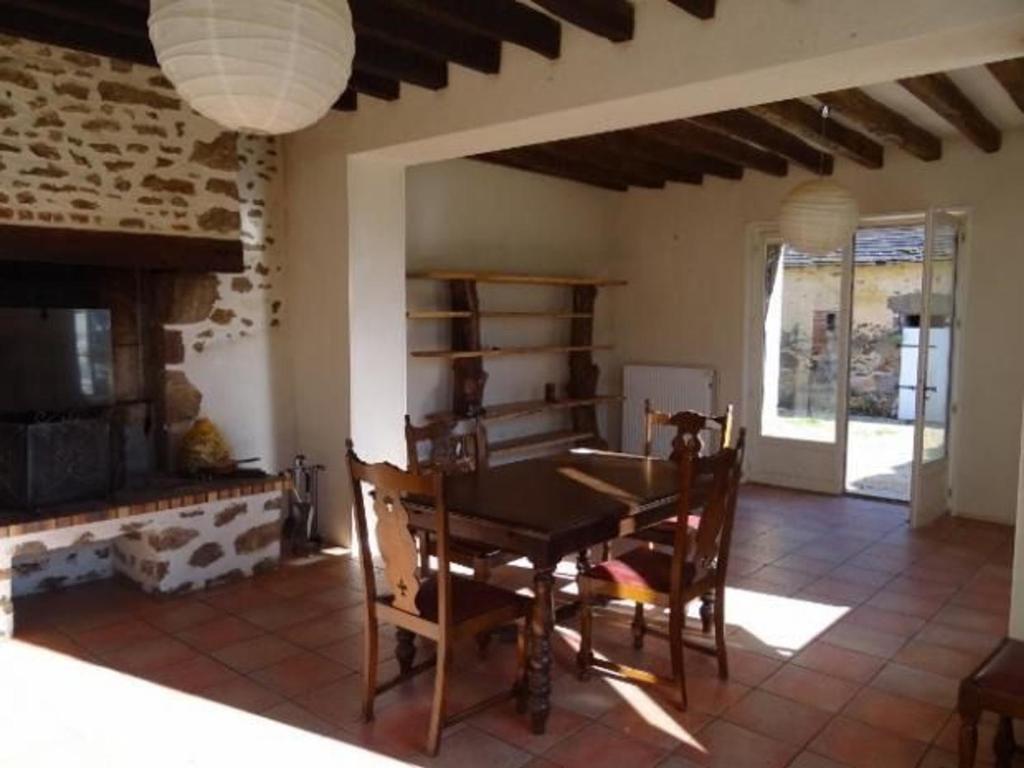 Gîte La Bazoge, 5 pièces, 8 personnes - FR-1-410-251 photo 2
