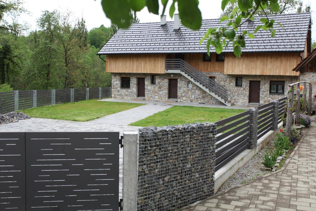 Mulina River Lodge photo 1