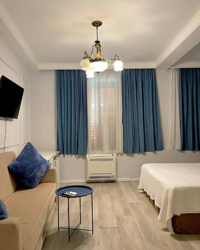 Promenade Hotel photo 2