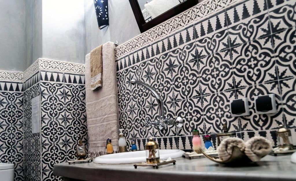 Riad Dar Mamouni - Tap to explore photos