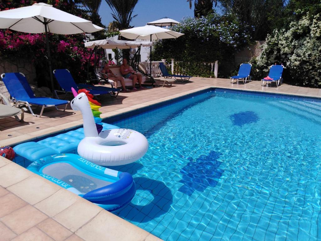 coral cypria villa photo 4